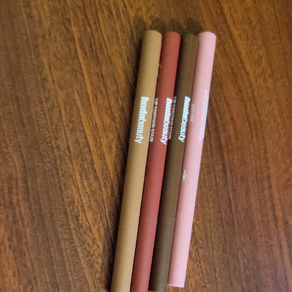 Huda Beauty Lip Contour Stain